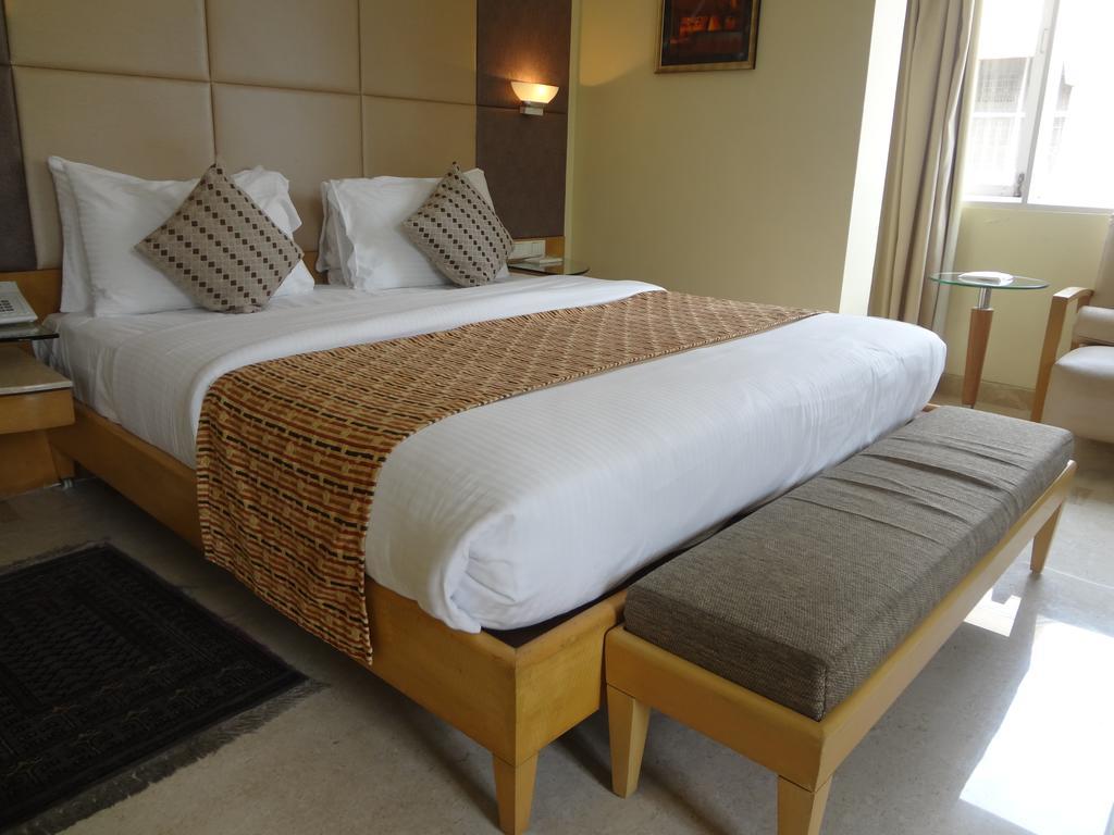 Ascot Hotel Mumbai Eksteriør bilde